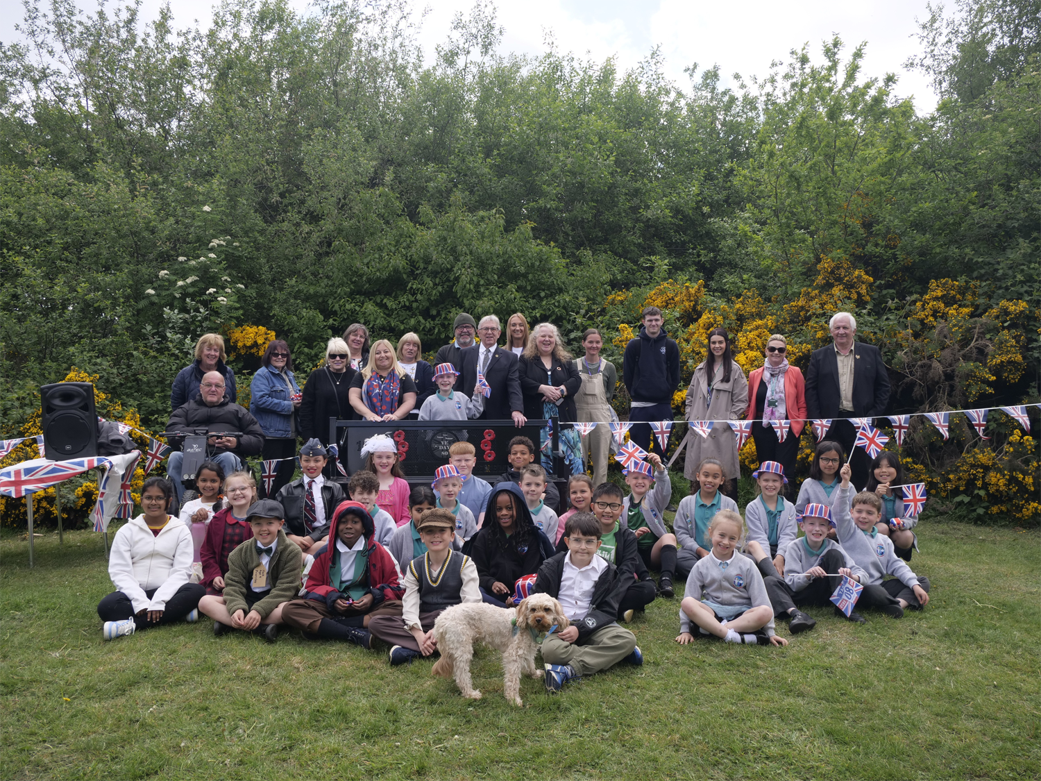 Gatcombe Way Green VE Day Bench Unveiling