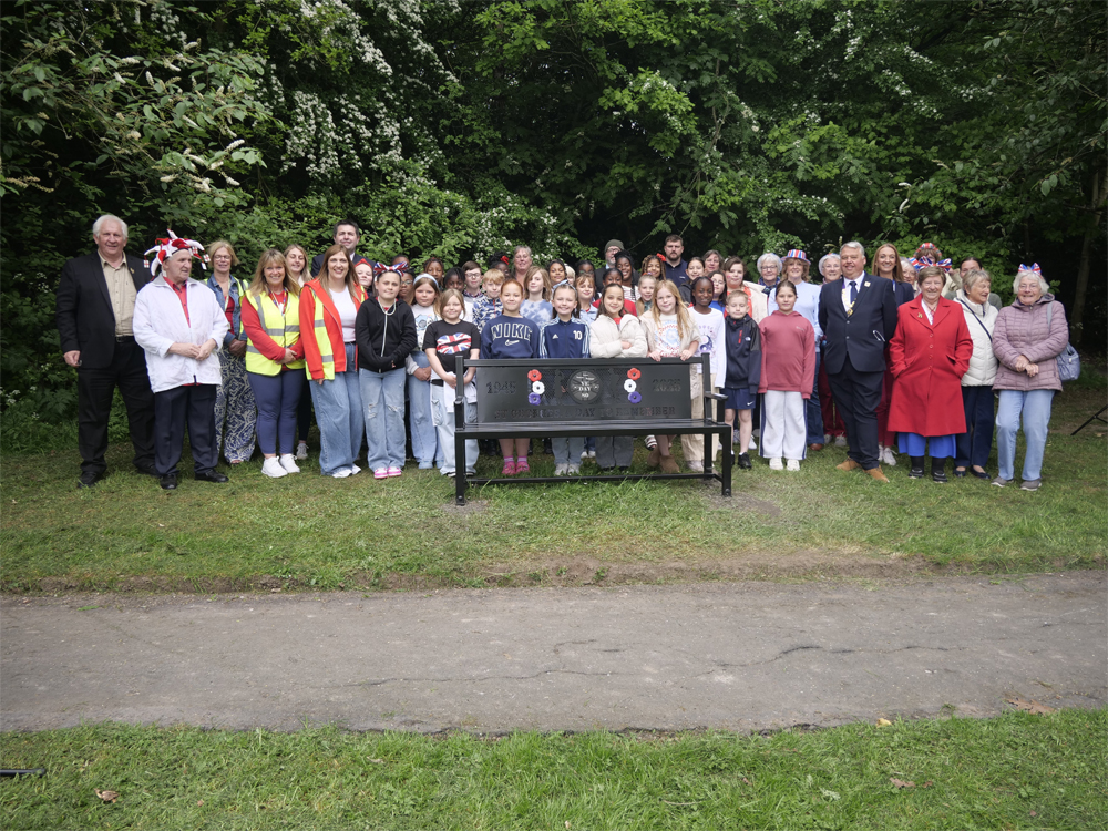 Marrions Hill Green VE Day Bench Unveiling